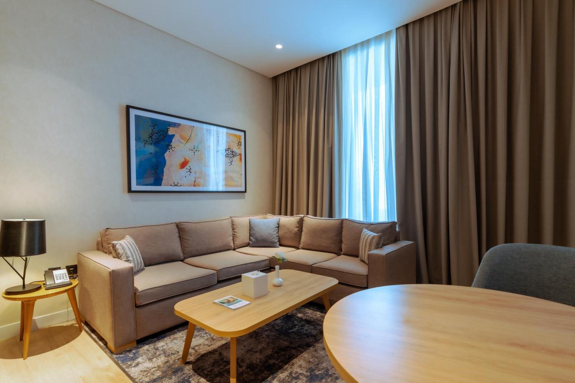 Al Rayyan West Walk Retaj Hotel מראה חיצוני תמונה